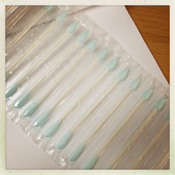 Double-ended cotton swabs